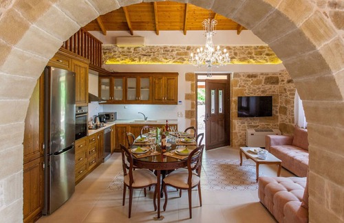 Pervolakia Villa | 6-people Villa - Private Pool - Mountain View