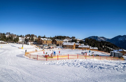 Buerserberg Apartment | 6-person apartment in the holiday park Landal Chalet Matin