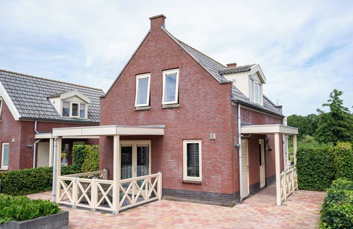 Municipality of Nissewaard House | 6-person bungalow in the holiday park Landal Zuytland Buiten