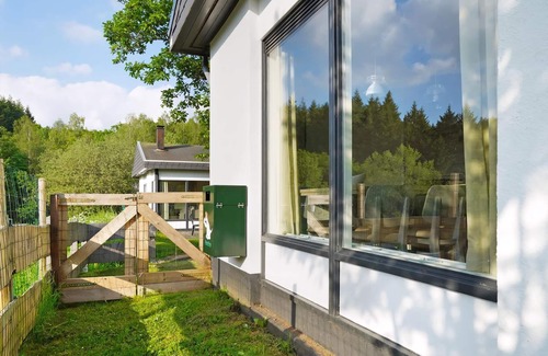 Stadtkyll House | 6-person dog bungalow in the holiday park Landal Wirfttal