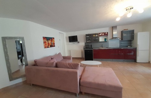 Brantome-en-Perigord Cottage | 6-person gîte with swimming pool