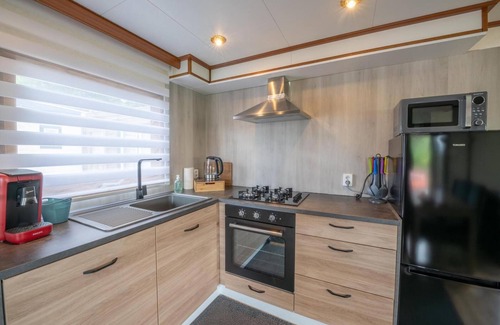 Hoek House | 6-person holiday chalet in a child-friendly park in Hoek
