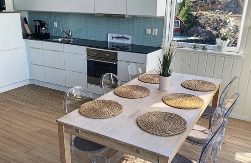 Bremnes House | 6 person holiday home in Urangsvåg