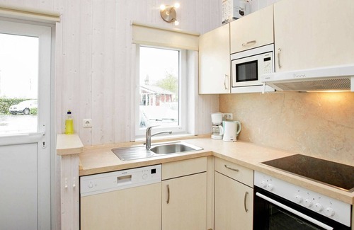 Lensterstrand House | 6 person holiday home in GROEMITZ