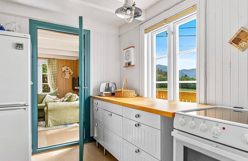 Averoy House | 6 person holiday home in AVERØY-By Traum
