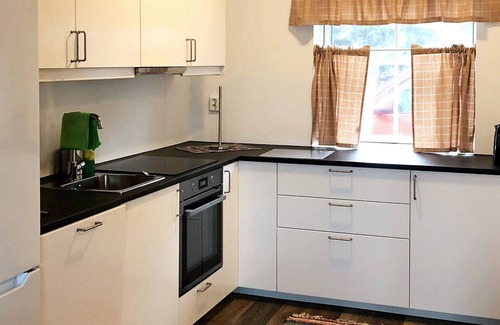 Dyrvik House | 6 person holiday home in Kverva