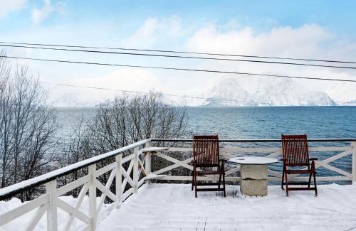Lyngen House | 6 person holiday home in Olderdalen