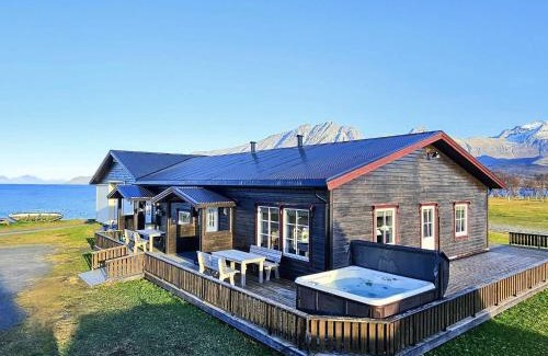 Ibestad House | 6 person holiday home in Hamnvik