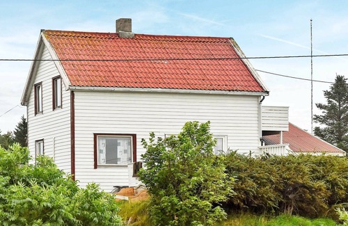 Dyrvik House | 6 person holiday home in Dyrvik