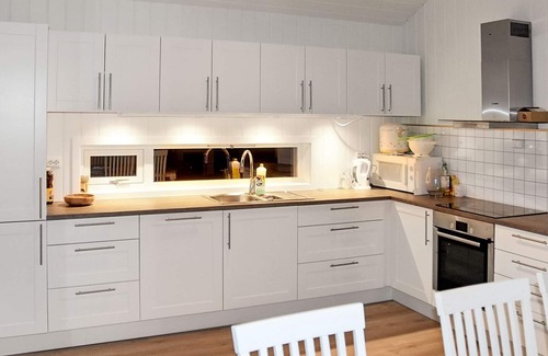 Gjengstoa House | 6 person holiday home in Lyngstad