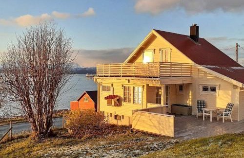 Lenvik House | 6 person holiday home in Finnsnes-By Traum
