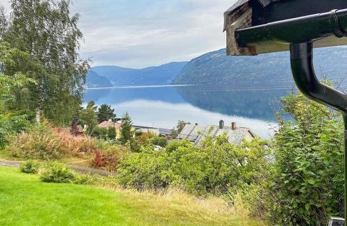 Stryn House | 6 person holiday home in Utvik