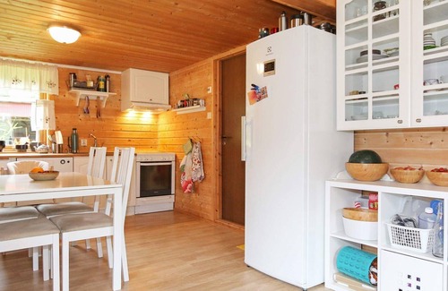 Flornes Apartment | 6 person holiday home in Flornes
