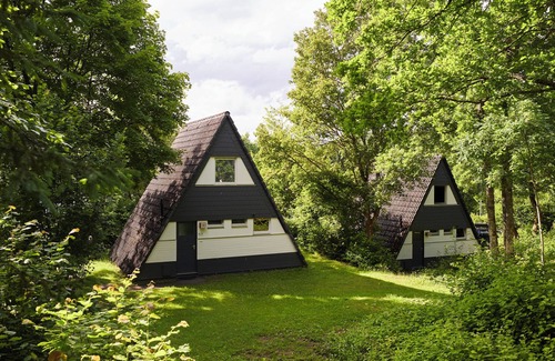 Stadtkyll RV Rental | 6-person safari tent in the holiday park Landal Wirfttal