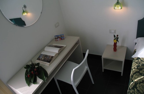 Mantua House | 6 Porte GuestHouse