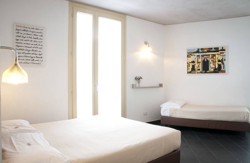 Mantua House | 6 Porte GuestHouse
