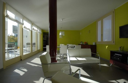 Mantua House | 6 Porte GuestHouse