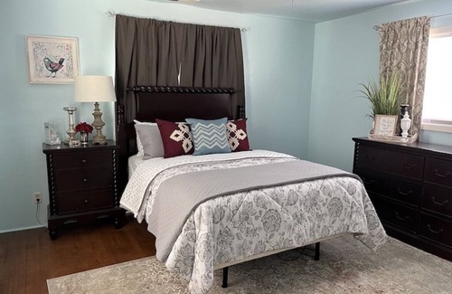 Visalia Other | 6 Ranch Farmhouse in the country!