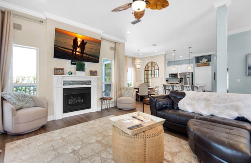Clipper Cove House | ✨6-Seat Golf Cart-4 Blocks to Beach-Cozy Neighborhood-Two Friends from Colorado✨