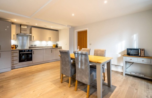York Cottage | 6 St Johns Mews - a couples retreat that sleeps 2 guests in 1 bedroom