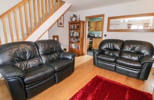Manod Cottage | 6 STAD YR YSGOL, pet friendly, luxury holiday cottage in Manod