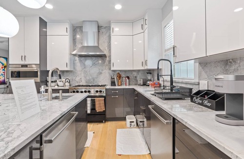 Malden Apartment | 6 Stars! Modern furnished, 2.5 Bathrooms, 3 beds.