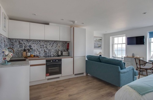 Weymouth Cottage | 6 THE BEACHES, country holiday cottage in Weymouth