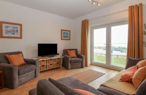 Rhyd-y-clafdy Apartment | 6 West End Point