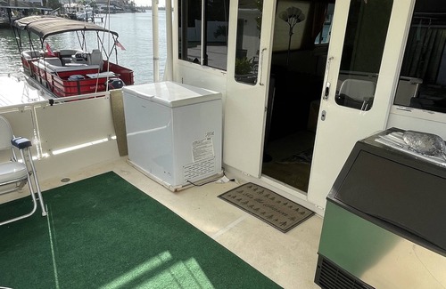 Isles of Capri Boat Rental | 60 Ft Troller “Swiss Lady”