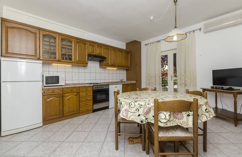 Primosten Burnji Apartment | 60 m² Apartment ∙ 2 bedrooms ∙ 4 guests