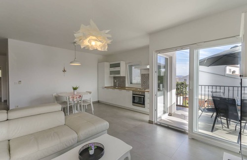 Tribunj Apartment | 60 m² Apartment ∙ 2 bedrooms ∙ 5 guests