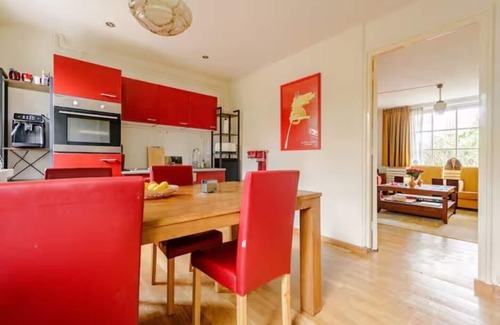Oss Villa | 60 m2 luxury apartment with double jacuzzi and private Finnish sauna, in villa