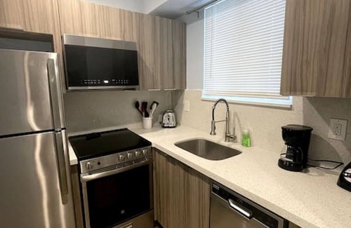 Downtown Hollywood Apartment | 600 apt 10 · Las Olas Studio W/Parking. 10 min to FLL & beach