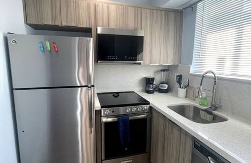 Downtown Hollywood Apartment | 600 apt 8 · Beachy Style Studio W/Parking 10 min to FLL.