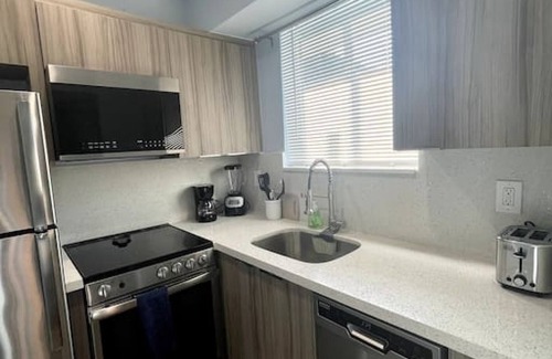 Downtown Hollywood Apartment | 600 apt 8 · Beachy Style Studio W/Parking 10 min to FLL.