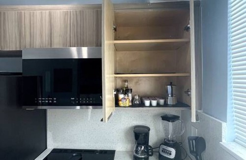 Downtown Hollywood Apartment | 600 apt 8 · Beachy Style Studio W/Parking 10 min to FLL.