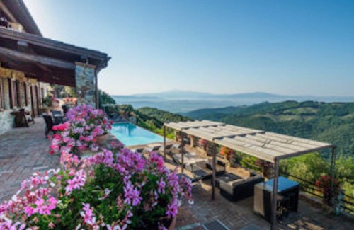 Pari Other | 600 m² Accommodation ∙ 8 bedrooms ∙ 20 guests