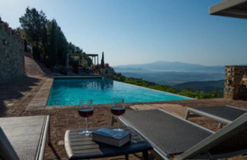 Pari Other | 600 m² Accommodation ∙ 8 bedrooms ∙ 20 guests