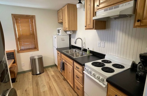 Pinedale Cabin | 600 Sqft Extended-Stay Cabin sleeps 4, adjacent to beautiful Pine Creek