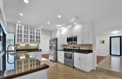 Imperial Point House | 6000 Managed By Brampton Park