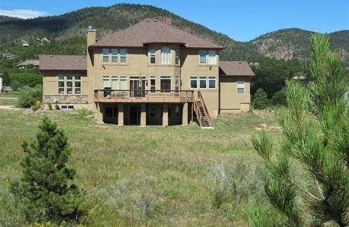 Monument House | 6000 sq ft Estate Home on 3 Acres near USAFA in the Rockies