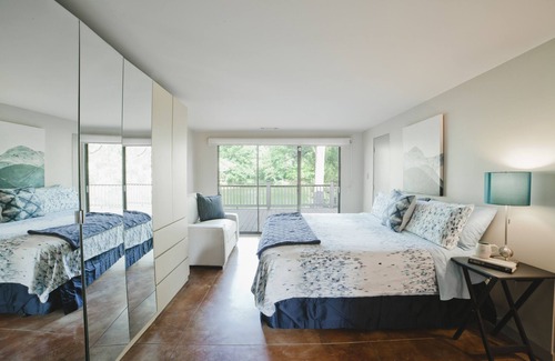 Raleigh House | 6000 sqft Modern Lake Home, Close to Everything Memphis