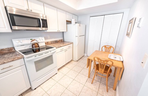 Indian Harbour Beach Condo | 601, Indian Harbour Beach Club 6th floor corner unit