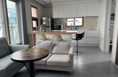 Seongsu Apartment | 601, Seongsu Station Jungnangcheon Cherry Blossom Road Han River airport bus