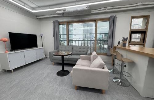 Seongsu Apartment | 601, Seongsu Station Jungnangcheon Cherry Blossom Road Han River airport bus
