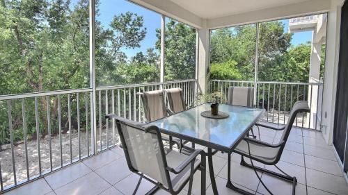 Rock Harbor Apartment | 609 Mariners Club