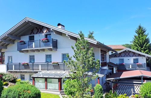 Hirschbach Apartment | 60qm-große Ferienwohnung mit Balkon