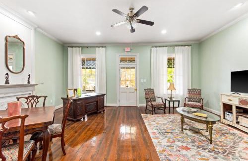 Natchez Apartment | 610 Franklin - Upstairs - 1 Bed, 1 Bath, Sleeps 4, Walk to Downtown