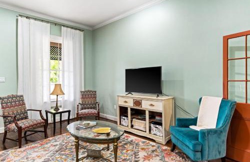 Natchez Apartment | 610 Franklin - Upstairs - 1 Bed, 1 Bath, Sleeps 4, Walk to Downtown