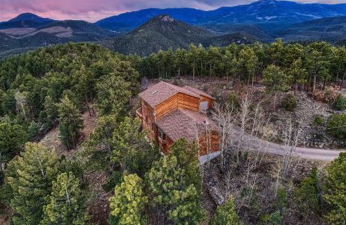 Bailey House | 614 Eagle Tr